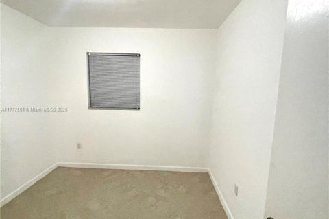 House in West Park, Florida 3 bedrooms, 104.05 sq.m. № 1712171 - photo 14