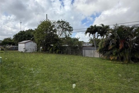 House in West Park, Florida 3 bedrooms, 104.05 sq.m. № 1712171 - photo 20