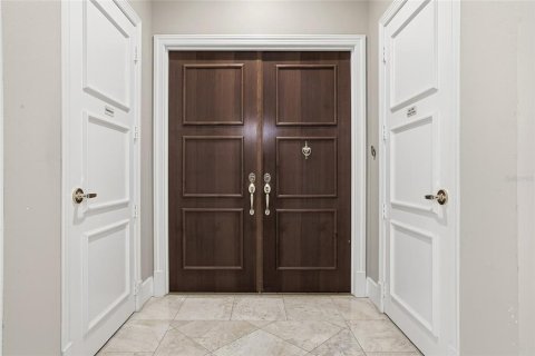 Купить кондоминиум в Сент-Питерсберг, Флорида 3 комнаты, 232.26м2, № 2286918 - фото 10