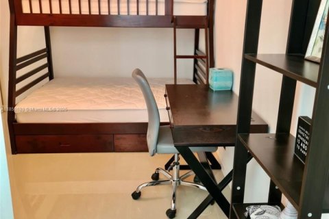 Condo in Hollywood, Florida, 1 bedroom  № 1888863 - photo 9
