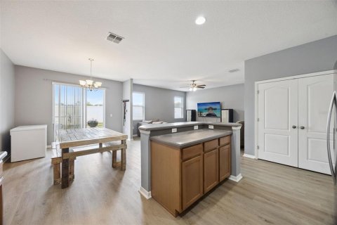 Casa en venta en Eustis, Florida, 4 dormitorios, 231.33 m2 № 2195830 - foto 14
