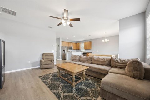 Casa en venta en Eustis, Florida, 4 dormitorios, 231.33 m2 № 2195830 - foto 9