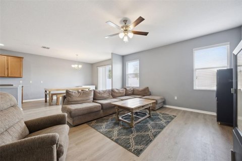 Casa en venta en Eustis, Florida, 4 dormitorios, 231.33 m2 № 2195830 - foto 7