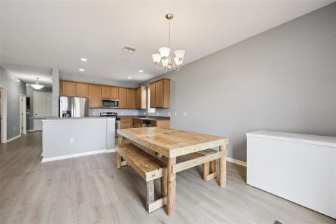Casa en venta en Eustis, Florida, 4 dormitorios, 231.33 m2 № 2195830 - foto 12