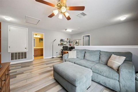 Casa en venta en Eustis, Florida, 4 dormitorios, 231.33 m2 № 2195830 - foto 22