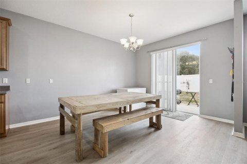 Casa en venta en Eustis, Florida, 4 dormitorios, 231.33 m2 № 2195830 - foto 11