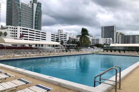 Copropriété à louer à Hallandale Beach, Floride: 1 chambre, 104.98 m2 № 1929504 - photo 23
