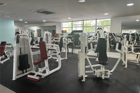 Copropriété à louer à Hallandale Beach, Floride: 1 chambre, 104.98 m2 № 1929504 - photo 21