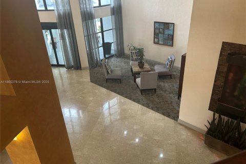 Copropriété à louer à Hallandale Beach, Floride: 1 chambre, 104.98 m2 № 1929504 - photo 12