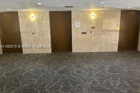 Copropriété à louer à Hallandale Beach, Floride: 1 chambre, 104.98 m2 № 1929504 - photo 9