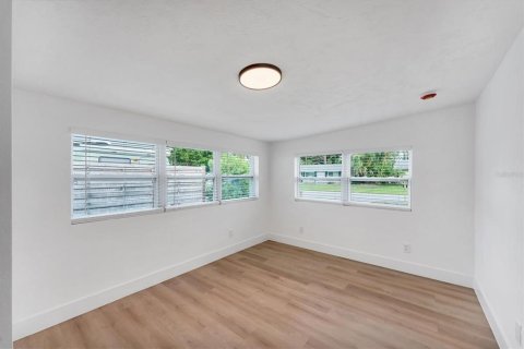 Villa ou maison à vendre à Sarasota, Floride: 4 chambres, 133.5 m2 № 1816853 - photo 10