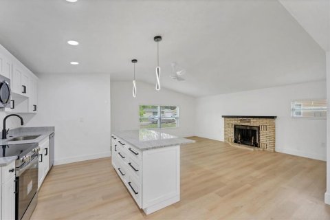 Villa ou maison à vendre à Sarasota, Floride: 4 chambres, 133.5 m2 № 1816853 - photo 8