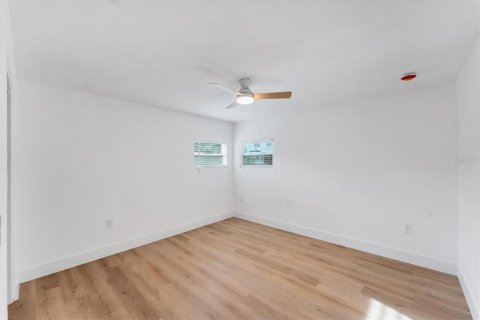 Villa ou maison à vendre à Sarasota, Floride: 4 chambres, 133.5 m2 № 1816853 - photo 18