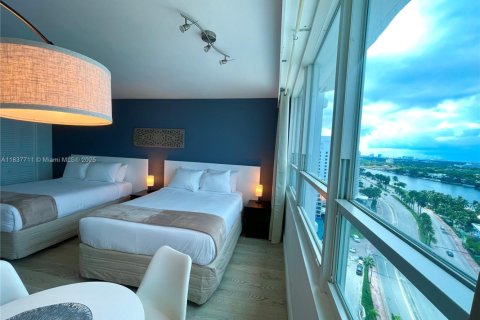 Condominio en venta en Miami Beach, Florida, 37.16 m2 № 1822252 - foto 1