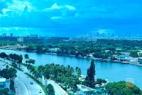 Condominio en venta en Miami Beach, Florida, 37.16 m2 № 1822252 - foto 2