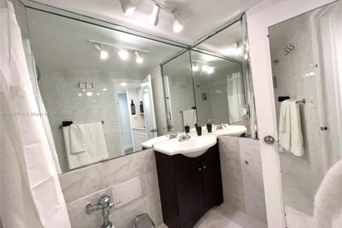 Condominio en venta en Miami Beach, Florida, 37.16 m2 № 1822252 - foto 15