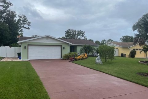 House in Ormond Beach, Florida 3 bedrooms, 152.82 sq.m. № 2237169