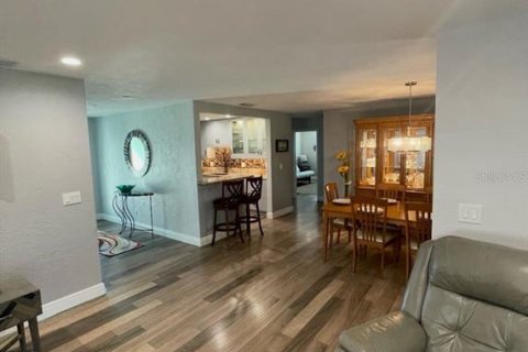 Casa en venta en Ormond Beach, Florida, 3 dormitorios, 152.82 m2 № 2237169 - foto 8