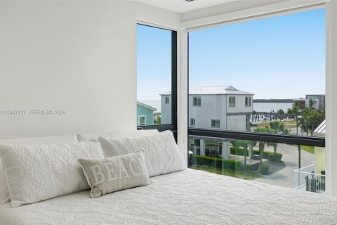 House in Key Largo, Florida 3 bedrooms, 160.35 sq.m. № 2255177 - photo 18