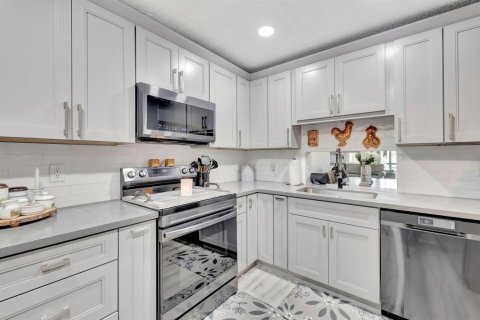 Condominio en venta en Tamarac, Florida, 2 dormitorios, 119.47 m2 № 2181263 - foto 3
