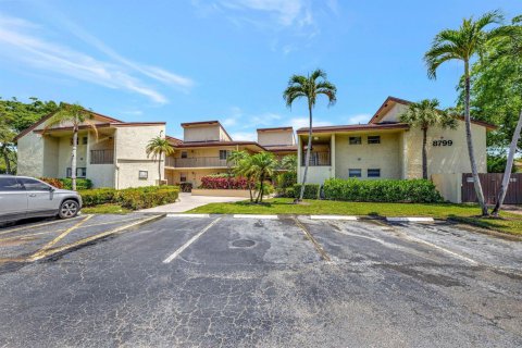 Condominio en venta en Tamarac, Florida, 2 dormitorios, 119.47 m2 № 2181263 - foto 25