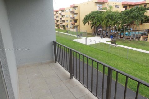 Condominio en venta en Miami, Florida, 1 dormitorio, 63.17 m2 № 1811268 - foto 9