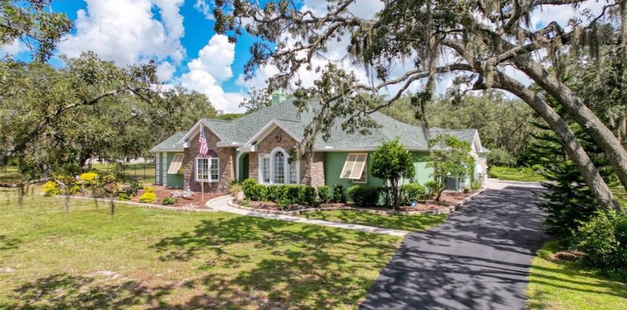 House in Hudson, Florida 3 bedrooms, 281.96 sq.m. № 1881350