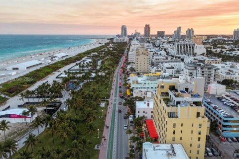Copropriété à louer à Miami Beach, Floride: 2 chambres, 159.79 m2 № 2024124 - photo 2