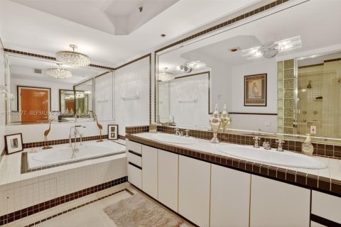 Copropriété à louer à Miami Beach, Floride: 2 chambres, 159.79 m2 № 2024124 - photo 19