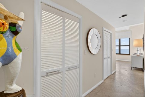 Copropriété à louer à Miami Beach, Floride: 2 chambres, 159.79 m2 № 2024124 - photo 20