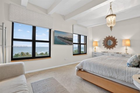 Copropriété à louer à Miami Beach, Floride: 2 chambres, 159.79 m2 № 2024124 - photo 18