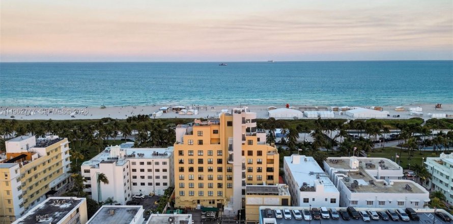Condo à Miami Beach, Floride, 2 chambres  № 2024124