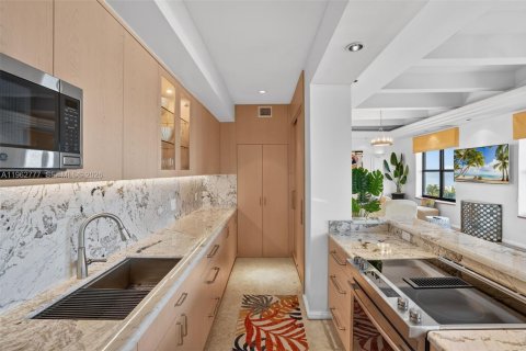 Copropriété à louer à Miami Beach, Floride: 2 chambres, 159.79 m2 № 2024124 - photo 13