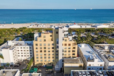 Copropriété à louer à Miami Beach, Floride: 2 chambres, 159.79 m2 № 2024124 - photo 26
