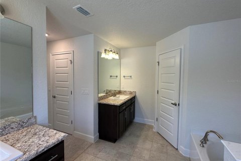 House in Ocala, Florida 4 bedrooms, 216.83 sq.m. № 1437503 - photo 27
