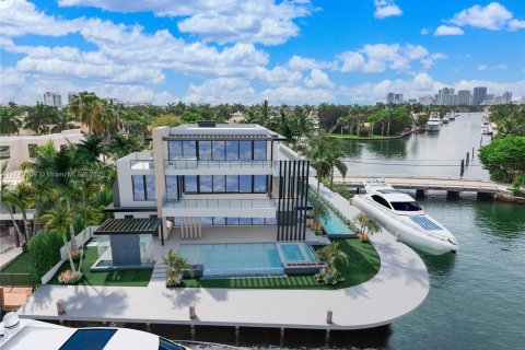 Villa ou maison à vendre à Fort Lauderdale, Floride: 7 chambres, 966.18 m2 № 1936949 - photo 1