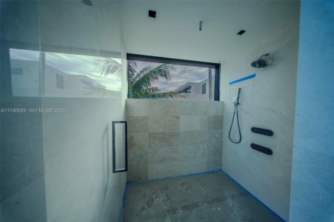 House in Fort Lauderdale, Florida 7 bedrooms, 966.18 sq.m. № 1936949 - photo 29