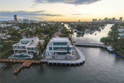 Villa ou maison à vendre à Fort Lauderdale, Floride: 7 chambres, 966.18 m2 № 1936949 - photo 12