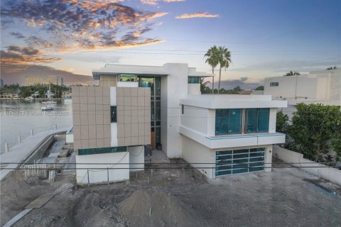 Villa ou maison à vendre à Fort Lauderdale, Floride: 7 chambres, 966.18 m2 № 1936949 - photo 17