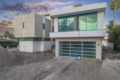 Villa ou maison à vendre à Fort Lauderdale, Floride: 7 chambres, 966.18 m2 № 1936949 - photo 16