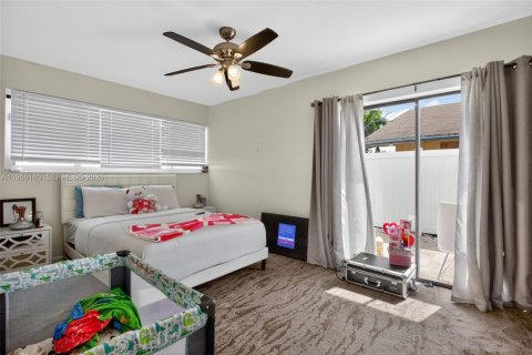 Casa en venta en Deerfield Beach, Florida, 3 dormitorios, 130.43 m2 № 2029926 - foto 14