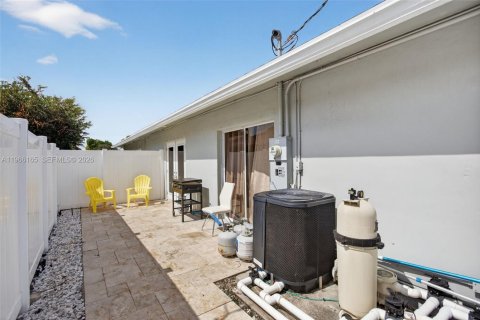 Casa en venta en Deerfield Beach, Florida, 3 dormitorios, 130.43 m2 № 2029926 - foto 23