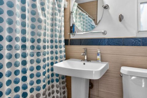 Casa en venta en Deerfield Beach, Florida, 3 dormitorios, 130.43 m2 № 2029926 - foto 19