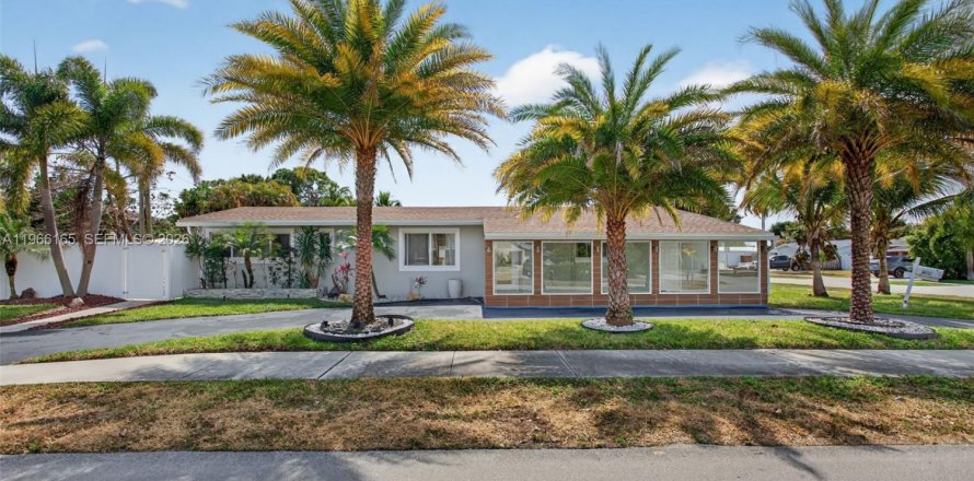 Casa en Deerfield Beach, Florida 3 dormitorios, 130.43 m2 № 2029926