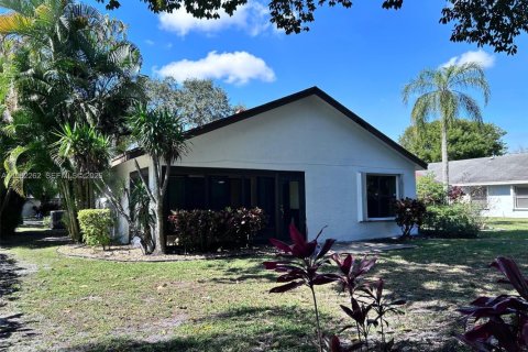 House in Coconut Creek, Florida 3 bedrooms, 174.28 sq.m. № 2028179 - photo 11