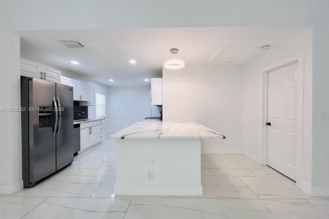 House in Coconut Creek, Florida 3 bedrooms, 174.28 sq.m. № 2028179 - photo 30