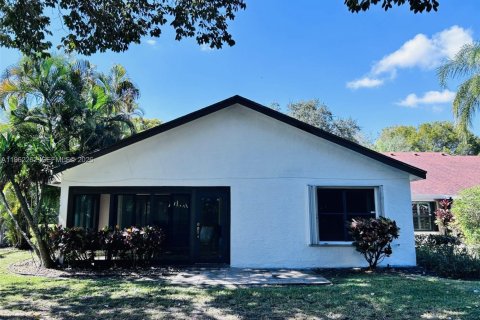 House in Coconut Creek, Florida 3 bedrooms, 174.28 sq.m. № 2028179 - photo 10