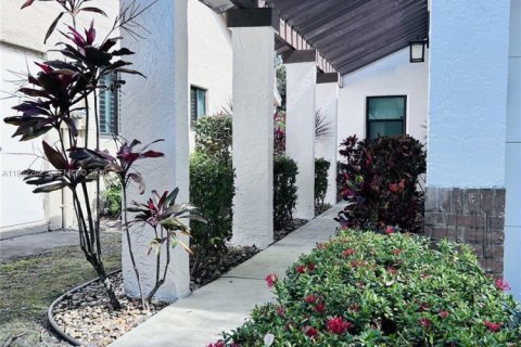 House in Coconut Creek, Florida 3 bedrooms, 174.28 sq.m. № 2028179 - photo 6