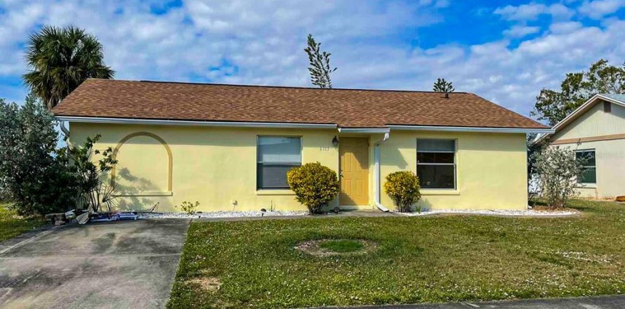 Casa en Port Charlotte, Florida 3 dormitorios, 99.87 m2 № 1684699