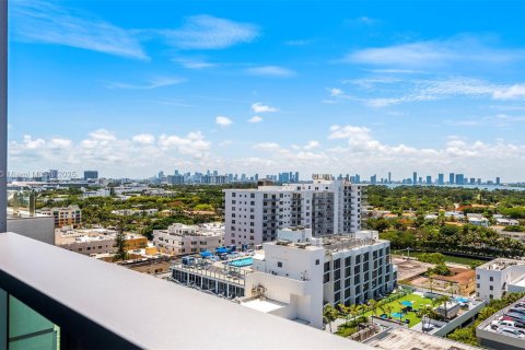 Condo in Miami Beach, Florida, 1 bedroom  № 2022953 - photo 23
